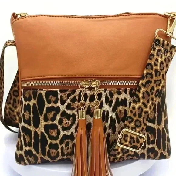 Trendy Leopard Print Fringe Bag - Picture 1 of 4